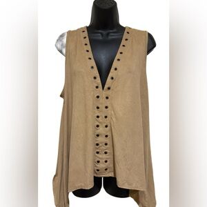 Sleeveless Suede-Look Grommet V-Neck Top -❤️